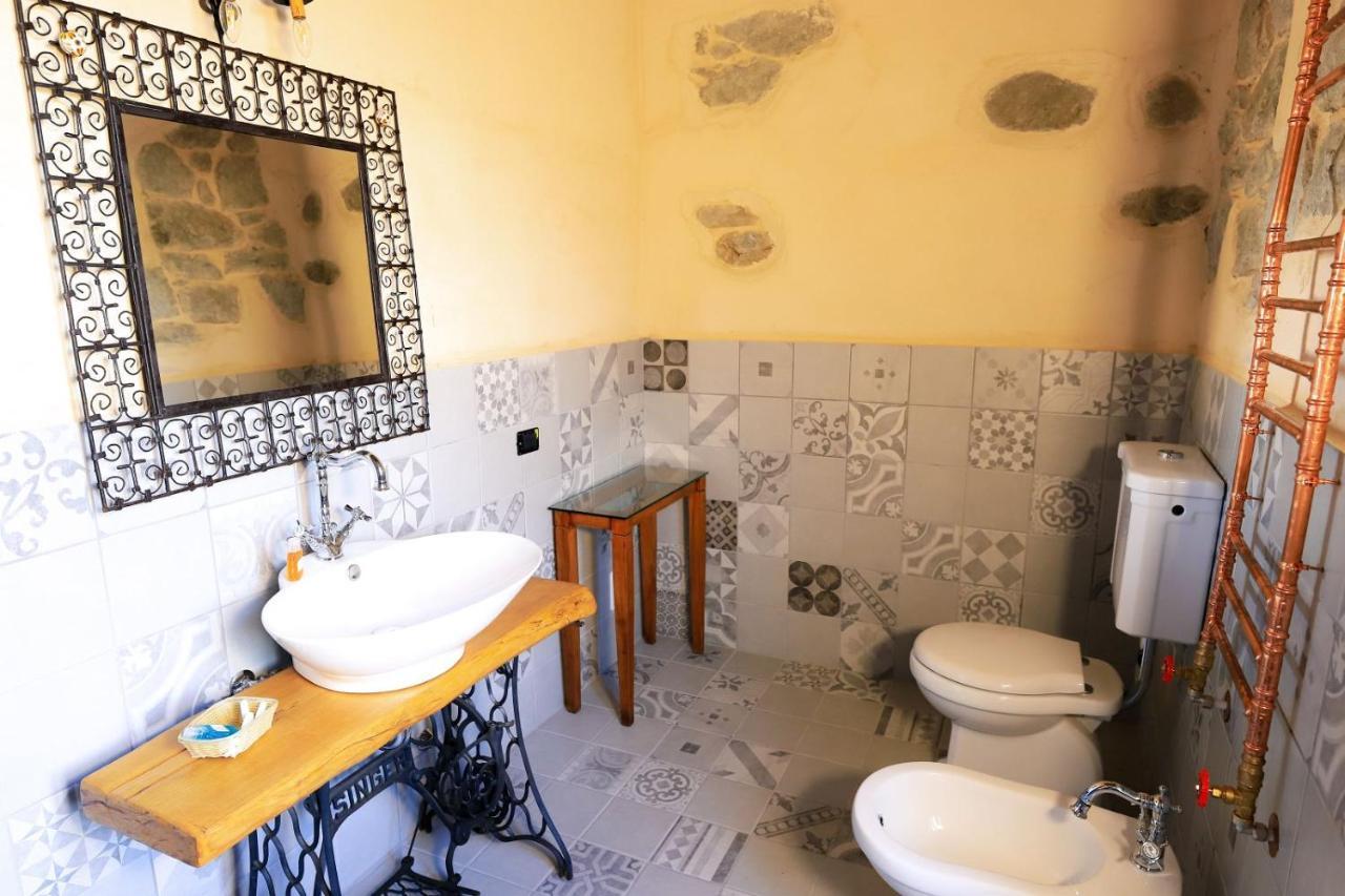 Agriturismo La Cascina Dei Chicchi Bagnone Bagian luar foto