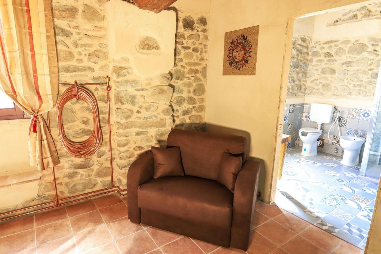 Agriturismo La Cascina Dei Chicchi Bagnone Bagian luar foto
