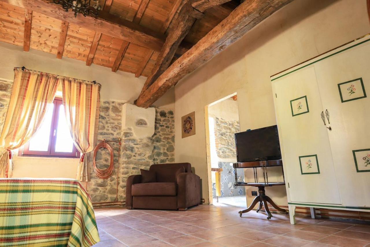 Agriturismo La Cascina Dei Chicchi Bagnone Bagian luar foto