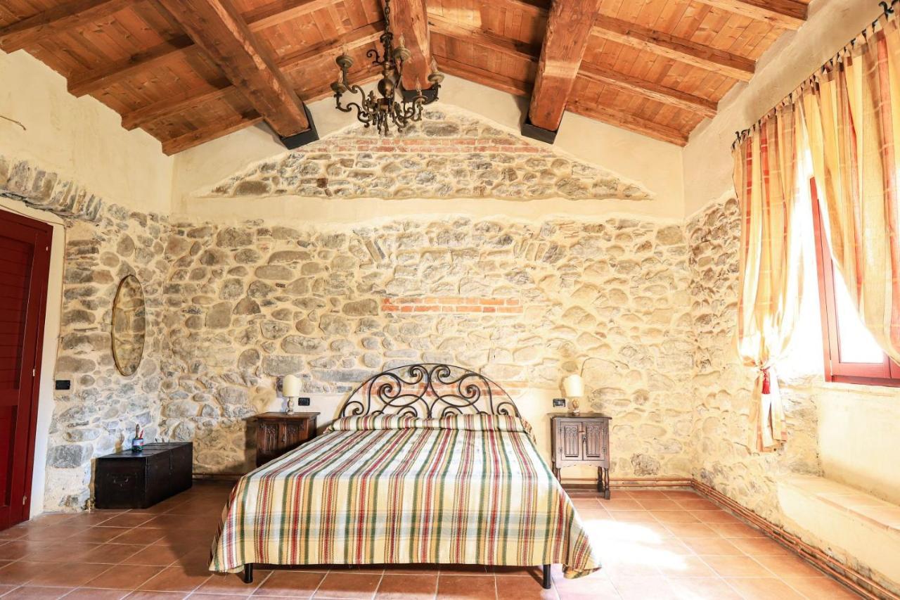 Agriturismo La Cascina Dei Chicchi Bagnone Bagian luar foto