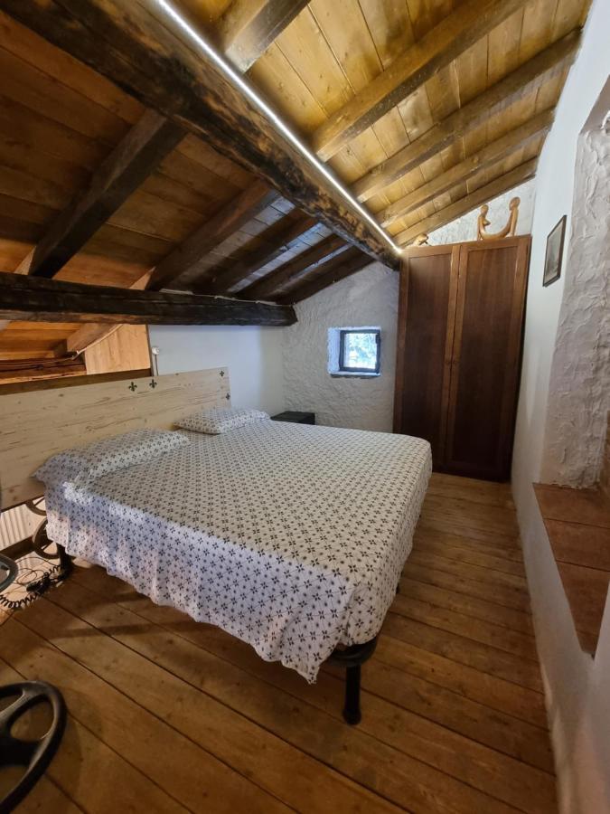 Agriturismo La Cascina Dei Chicchi Bagnone Bagian luar foto