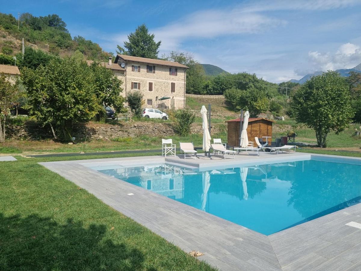 Agriturismo La Cascina Dei Chicchi Bagnone Bagian luar foto